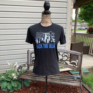 I back the blue unisex tee
